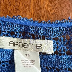 Arden B Vibrant Blue Crochet Shell Top in size x-small